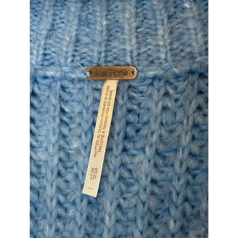 Free People True Blue Blue Bell V-Neck Oversized Sweater Sz XS Boho Winter Indie
